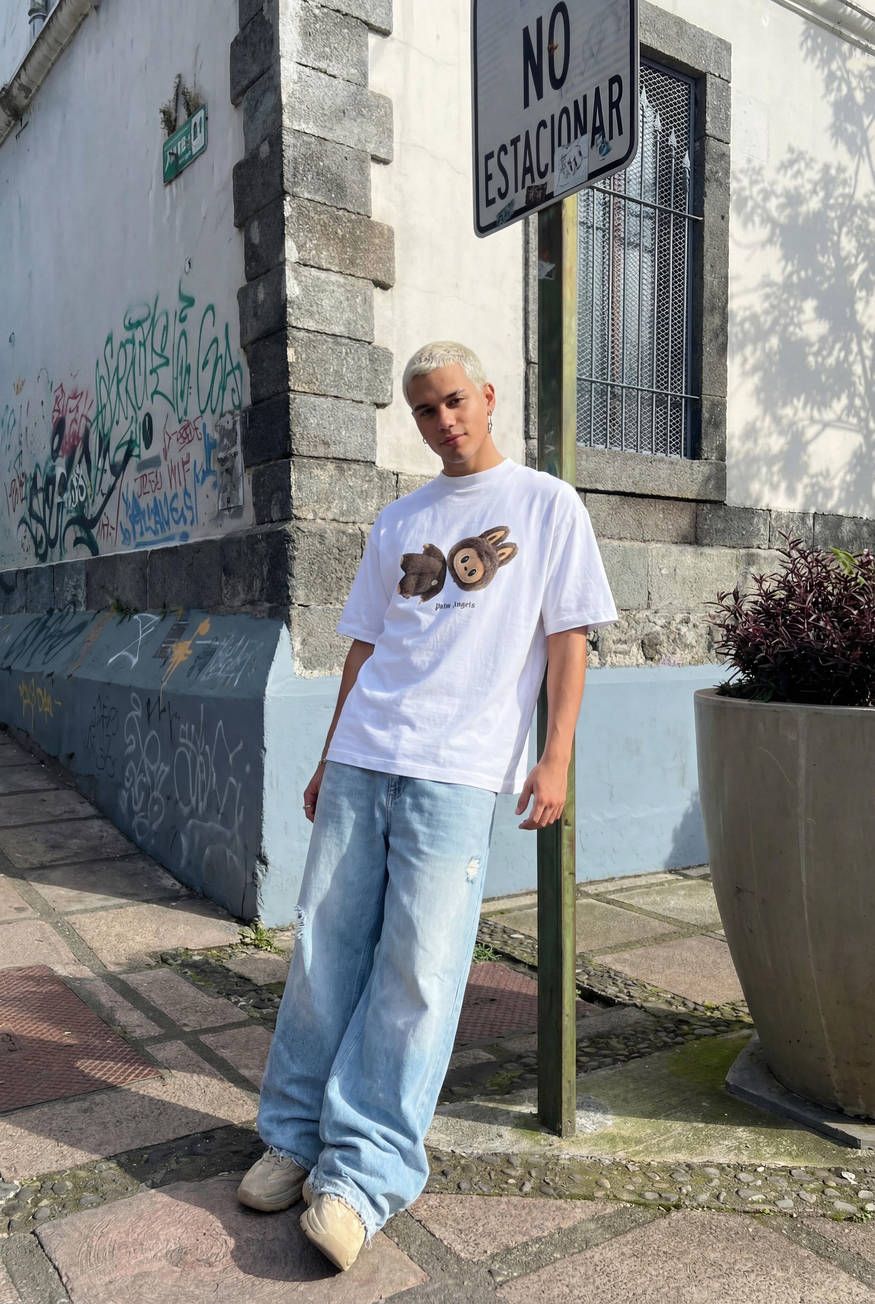 T-Shirt Edición Especial con Logo Gráfico · Summer 2025