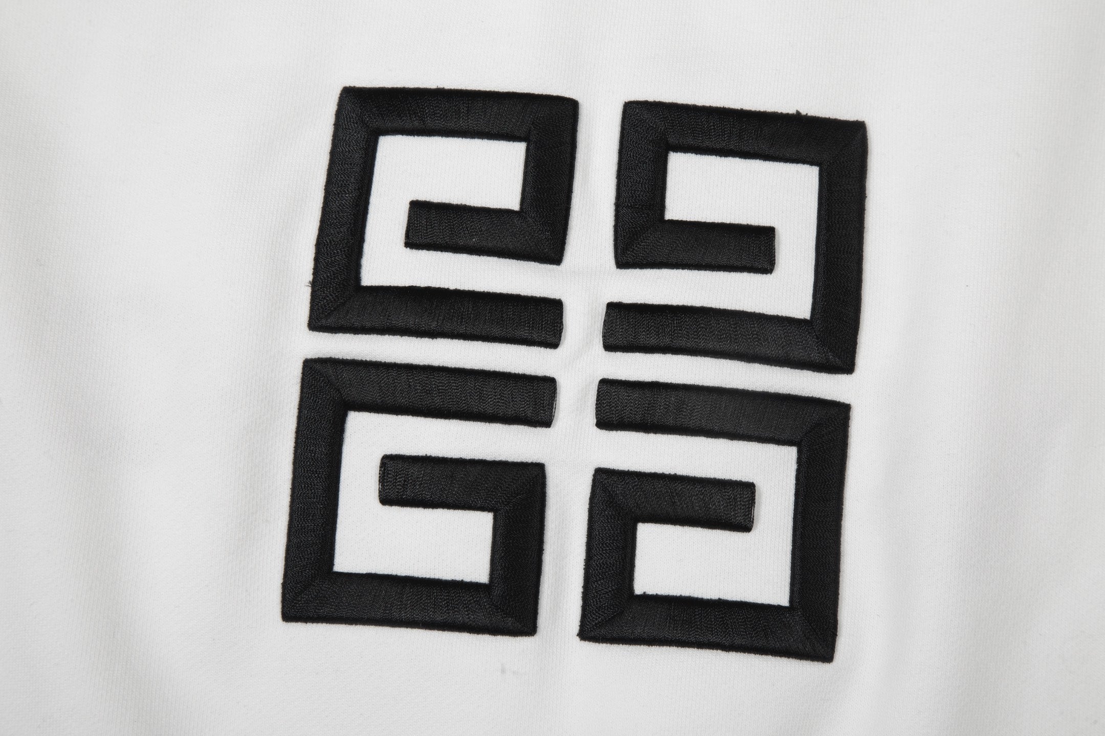 Sudadera Oversize con Bordado 3D Exclusivo