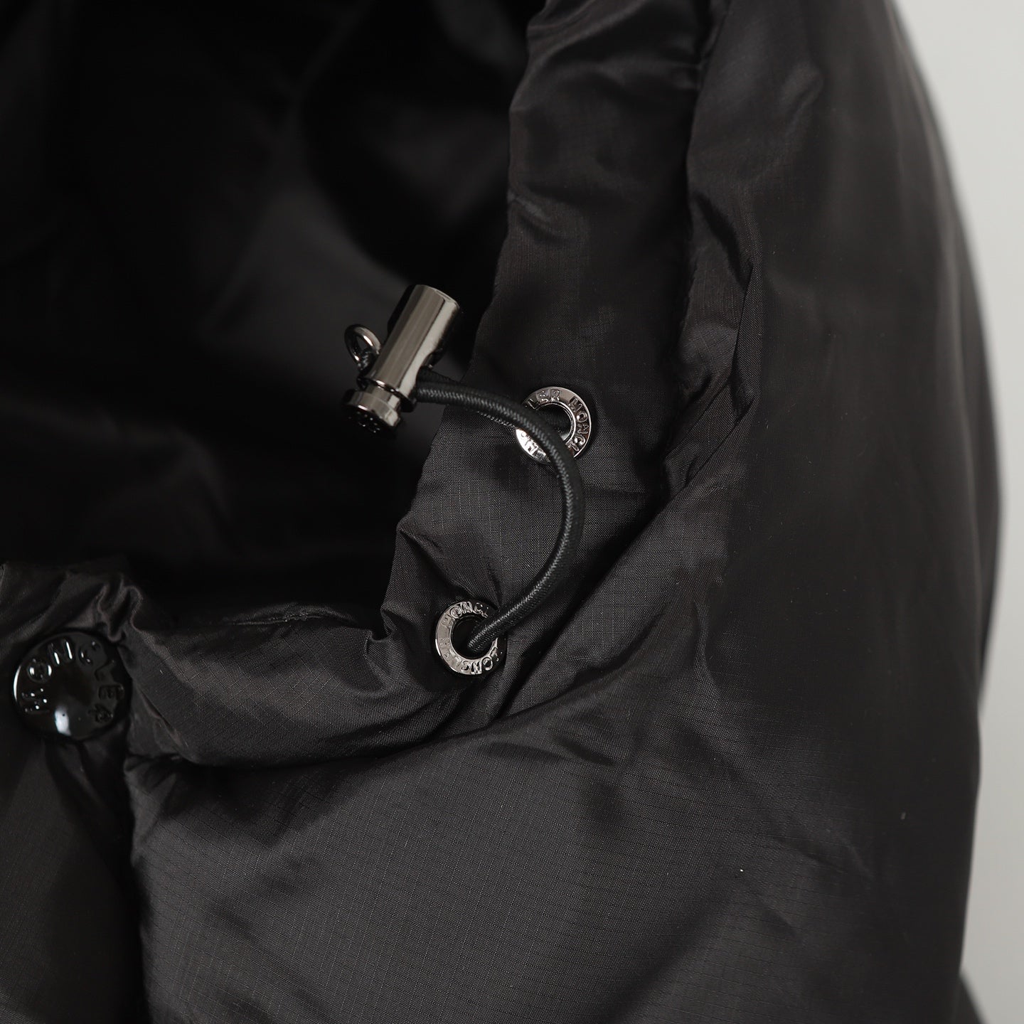 MNCL Couyr Lon Laqué