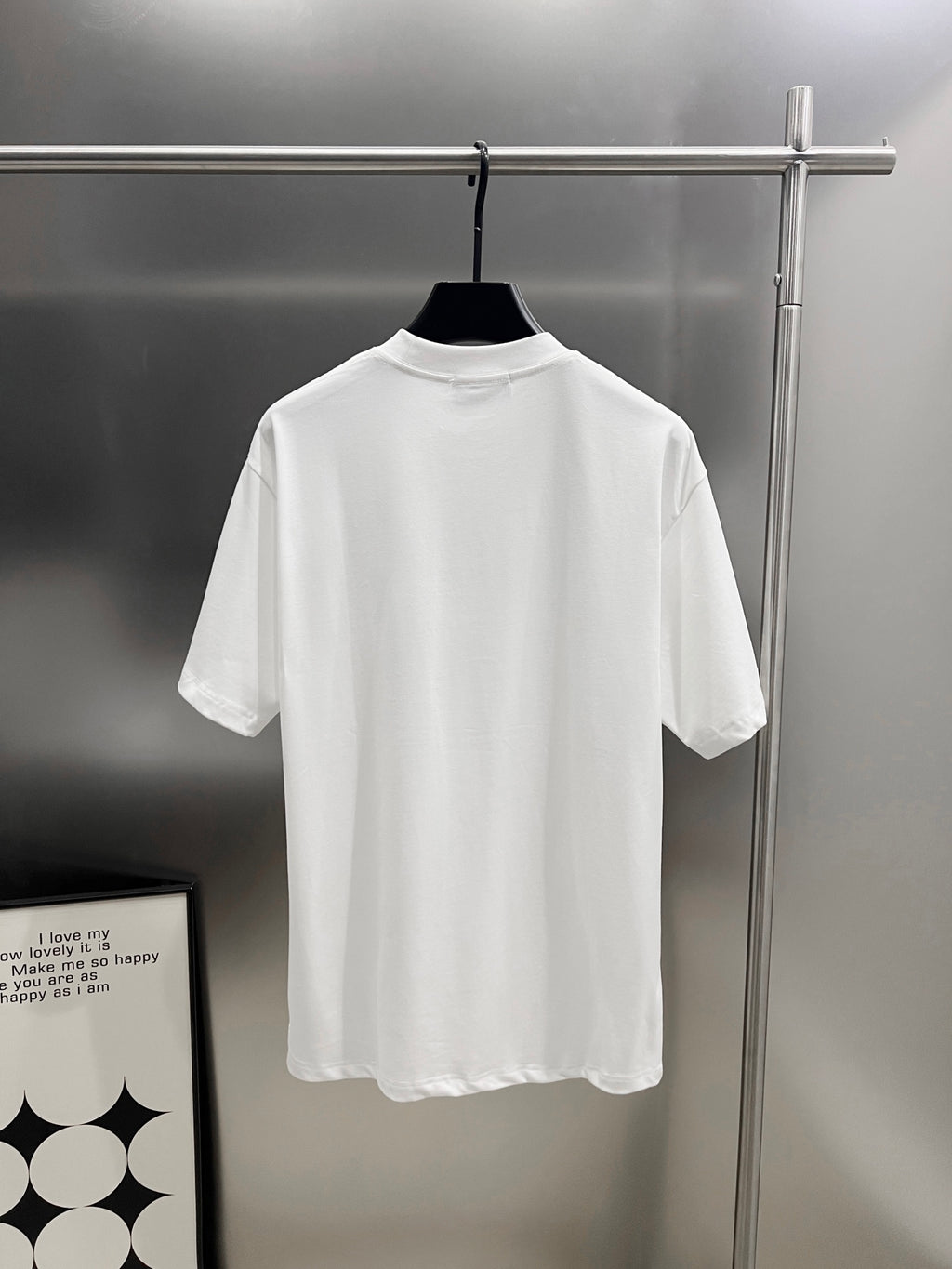 Camiseta Unisex con Letras Clásicas · Edición Primavera–Verano 2025