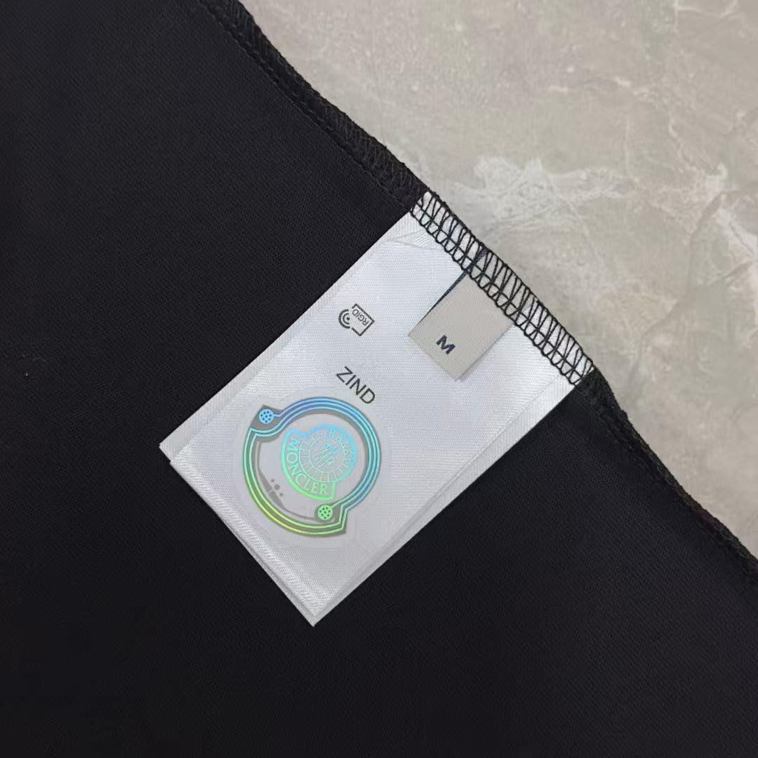 Camiseta Premium Unisex · Edición Exclusiva 2025