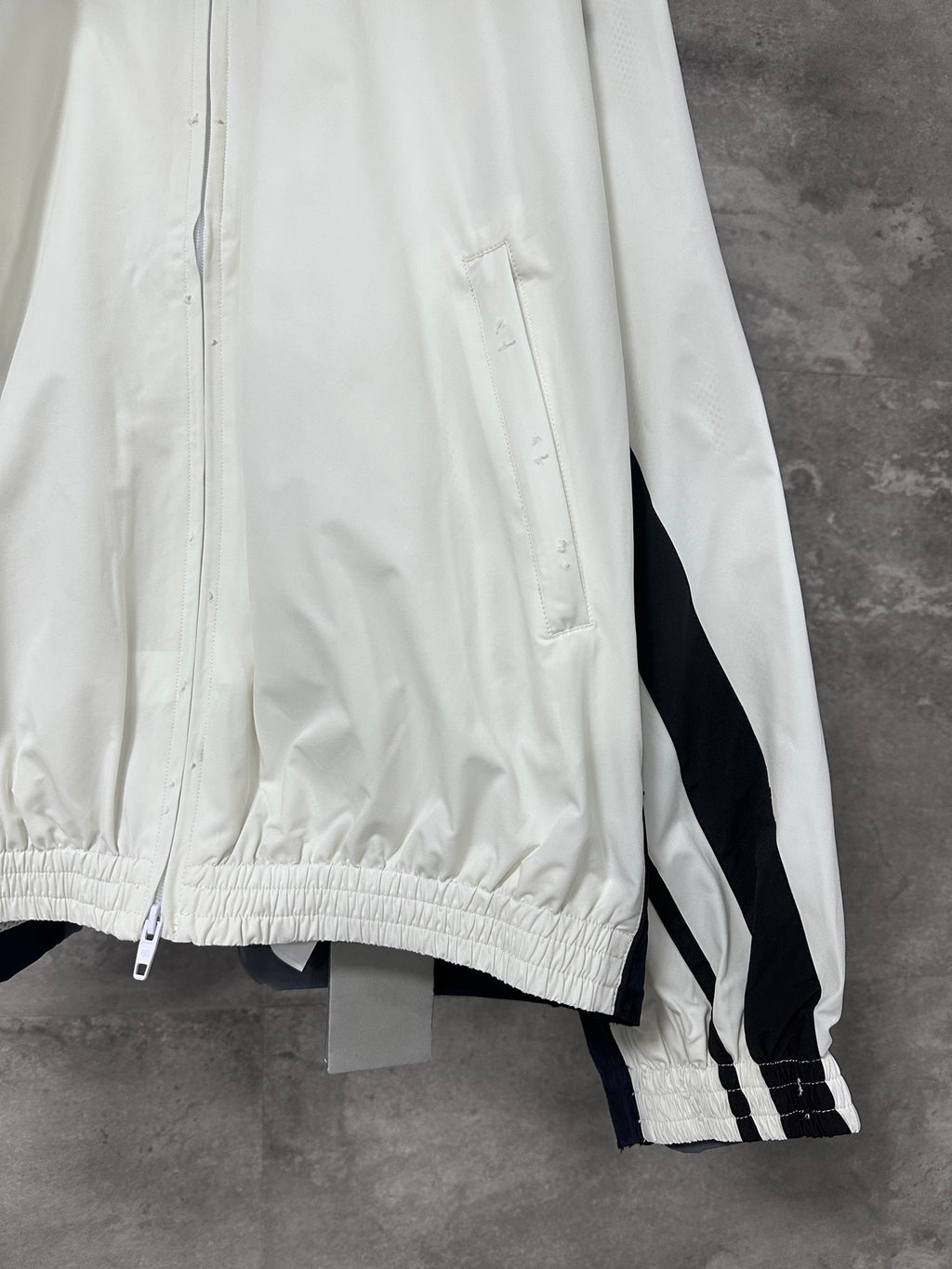 BLCG Chaqueta Bordada Logo Bicolor