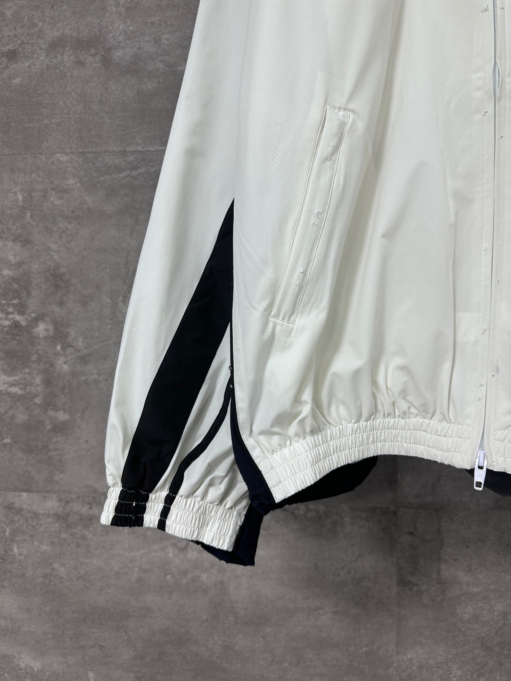 BLCG Chaqueta Bordada Logo Bicolor