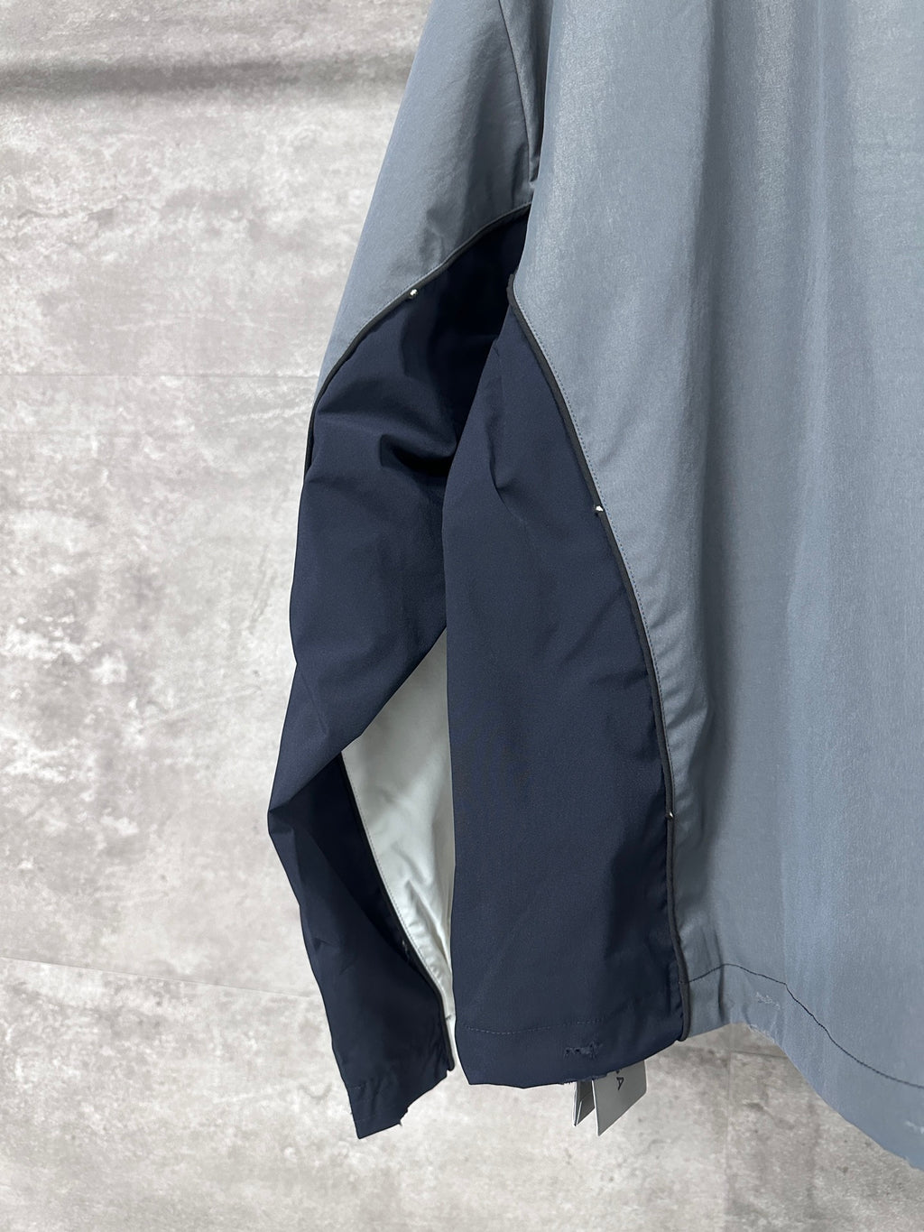 BLCG Chaqueta Bordada Logo Bicolor