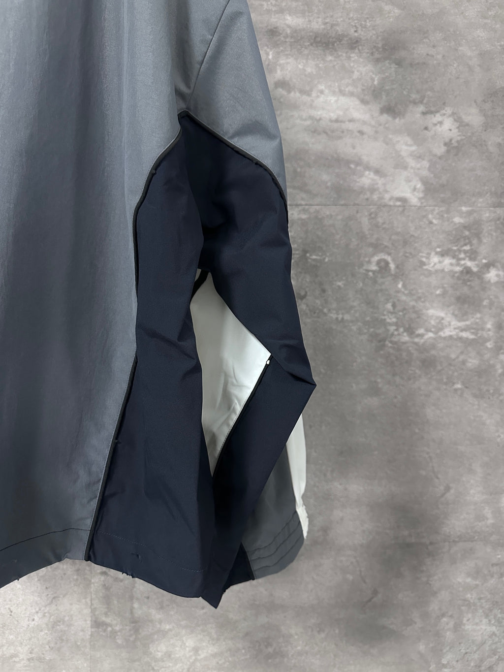 BLCG Chaqueta Bordada Logo Bicolor