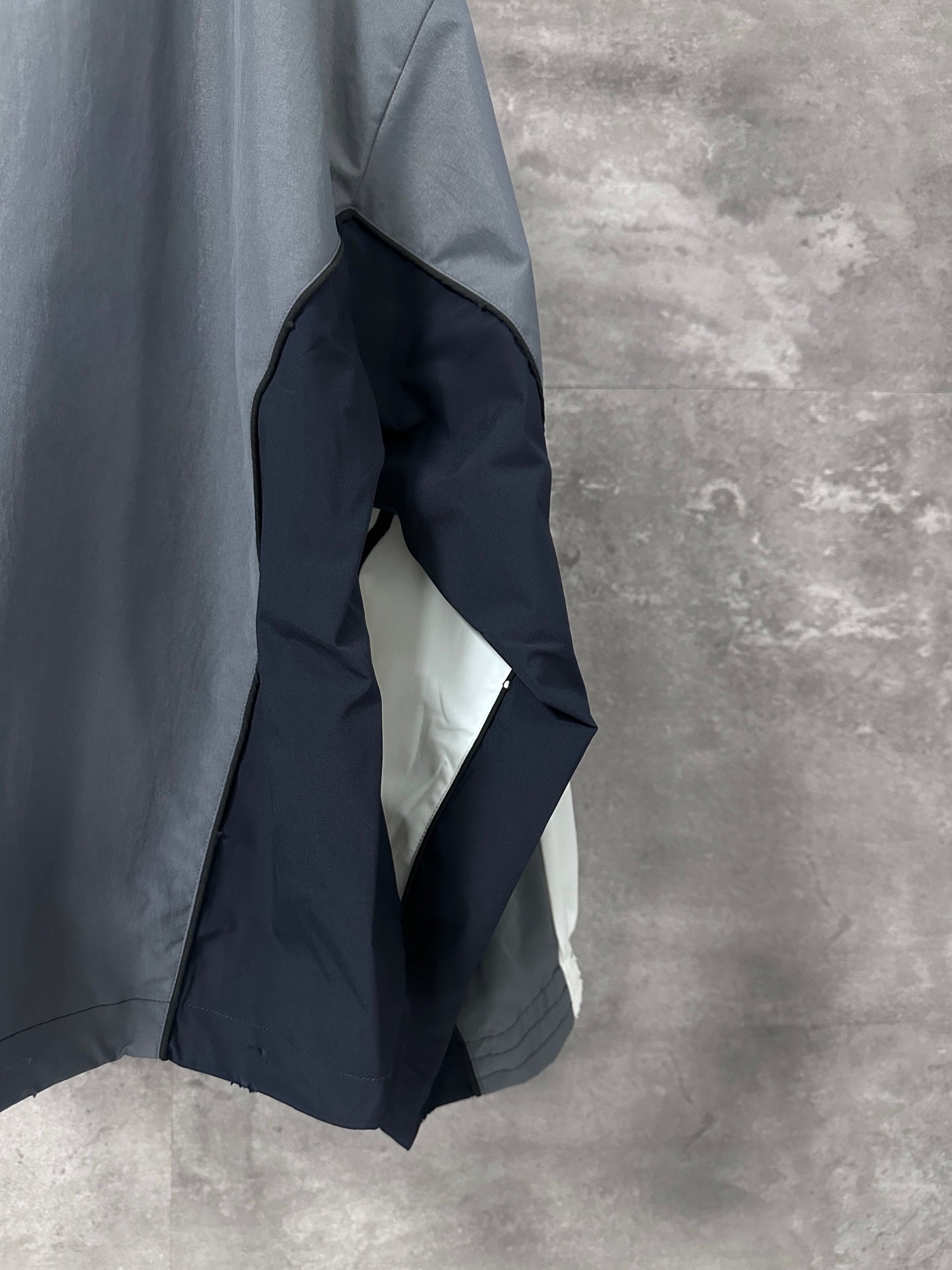 BLCG Chaqueta Bordada Logo Bicolor