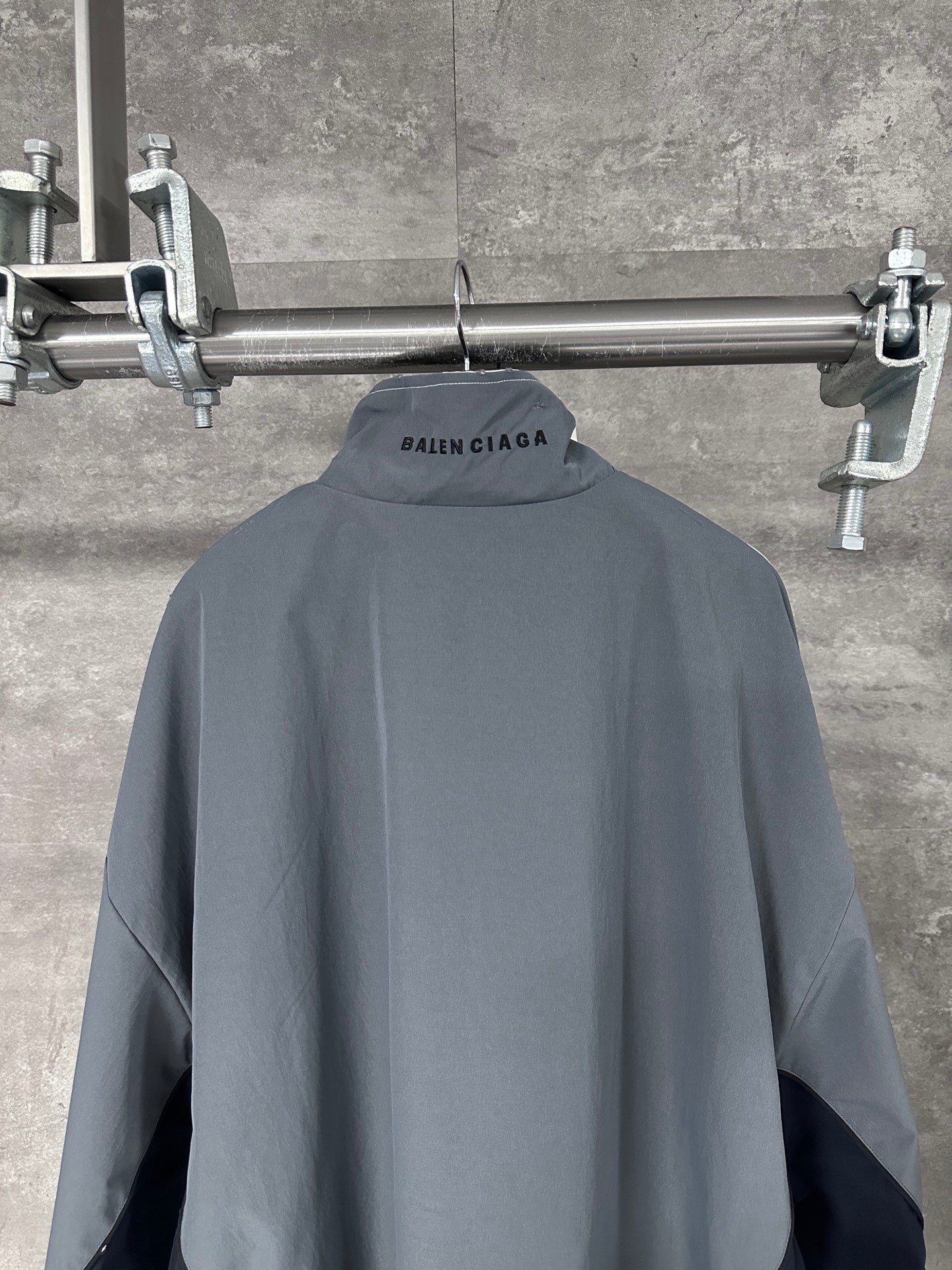 BLCG Chaqueta Bordada Logo Bicolor