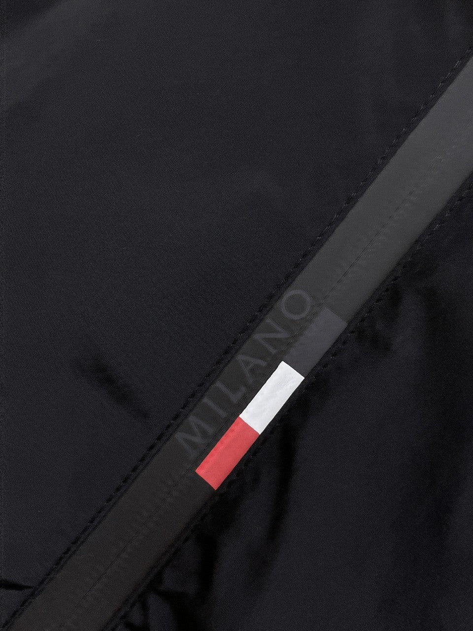 Chaqueta Masculina con Capucha Oculta · Colección Early Fall 2025