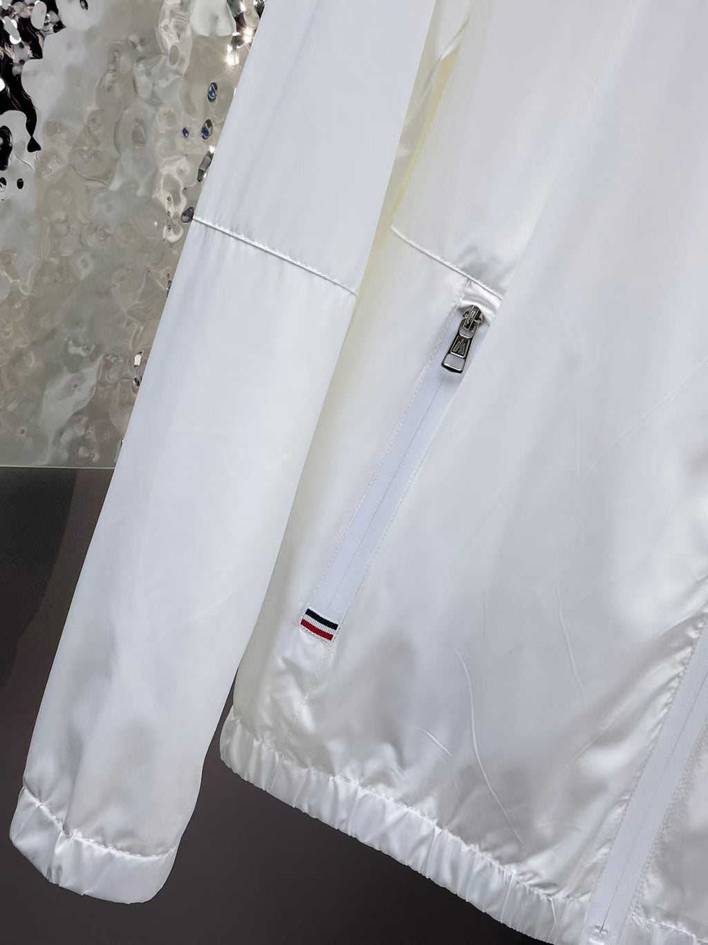 Chaqueta de Hombre con Capucha Oculta · Colección Early Fall 2025