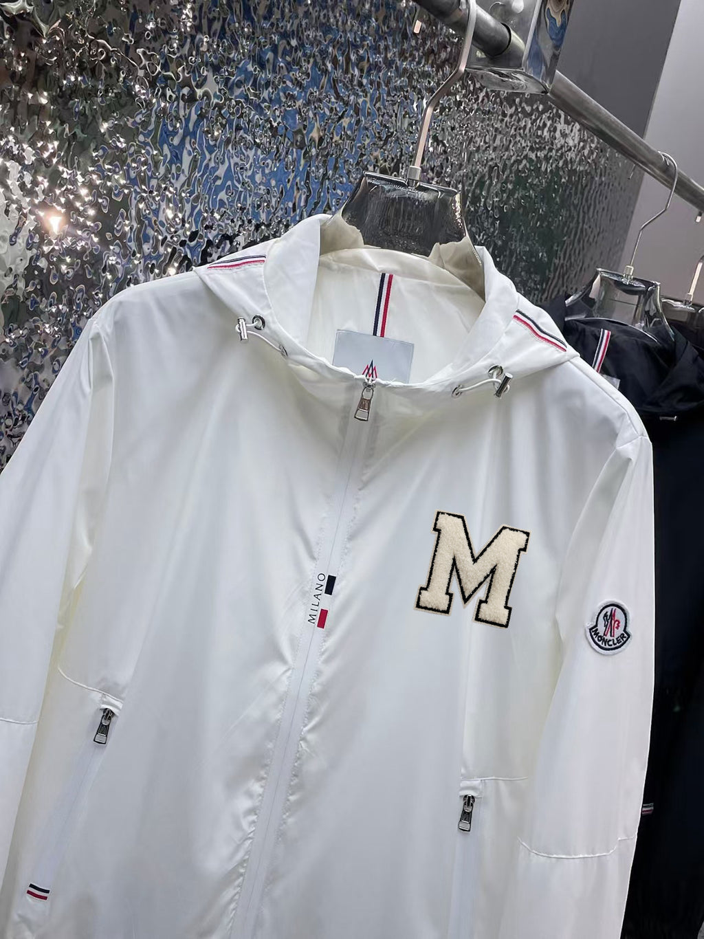 Chaqueta de Hombre con Capucha Oculta · Colección Early Fall 2025