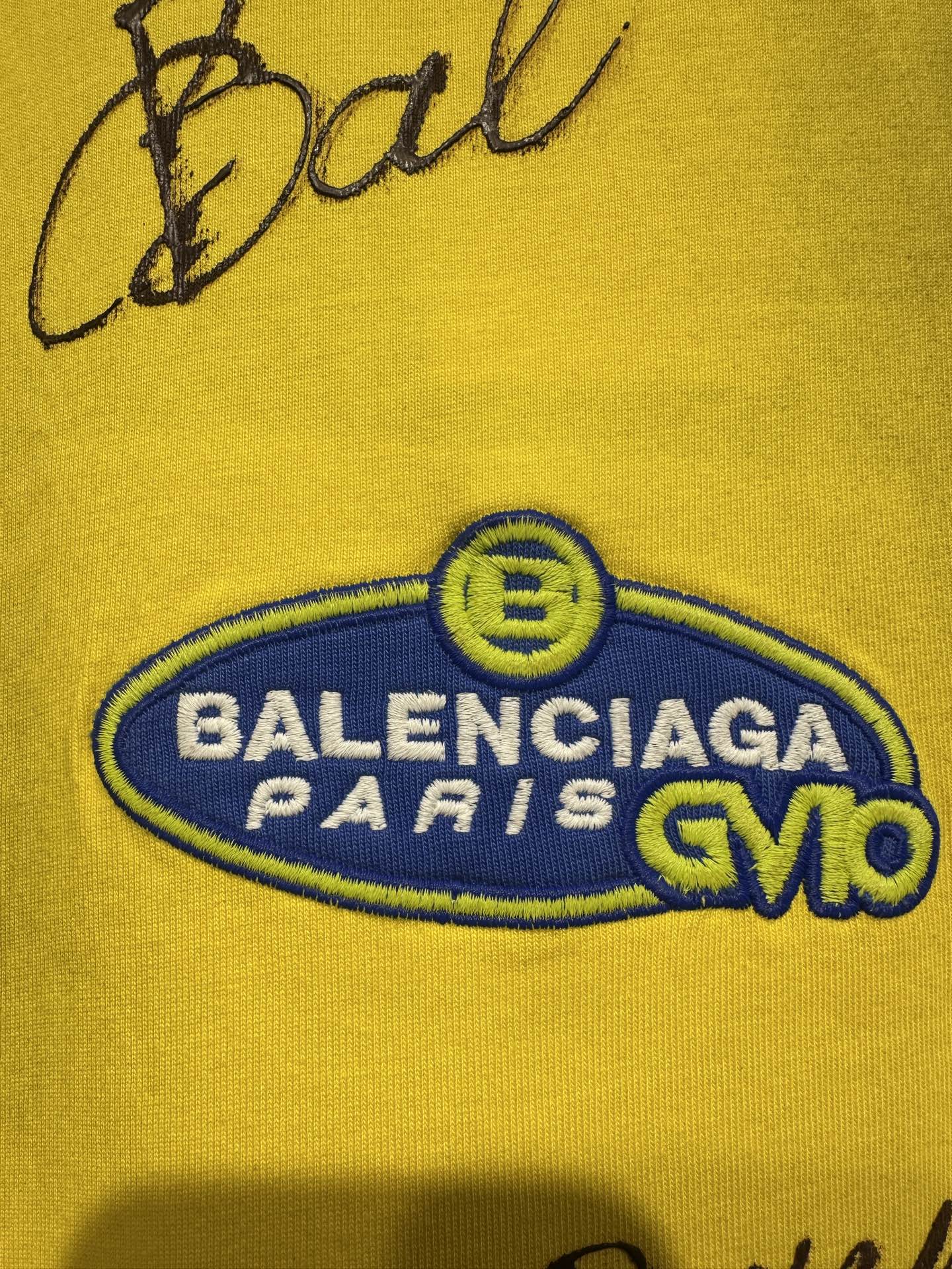 Balenciaga 2025 · Camiseta Graffiti Handcrafted Patchwork Oversize