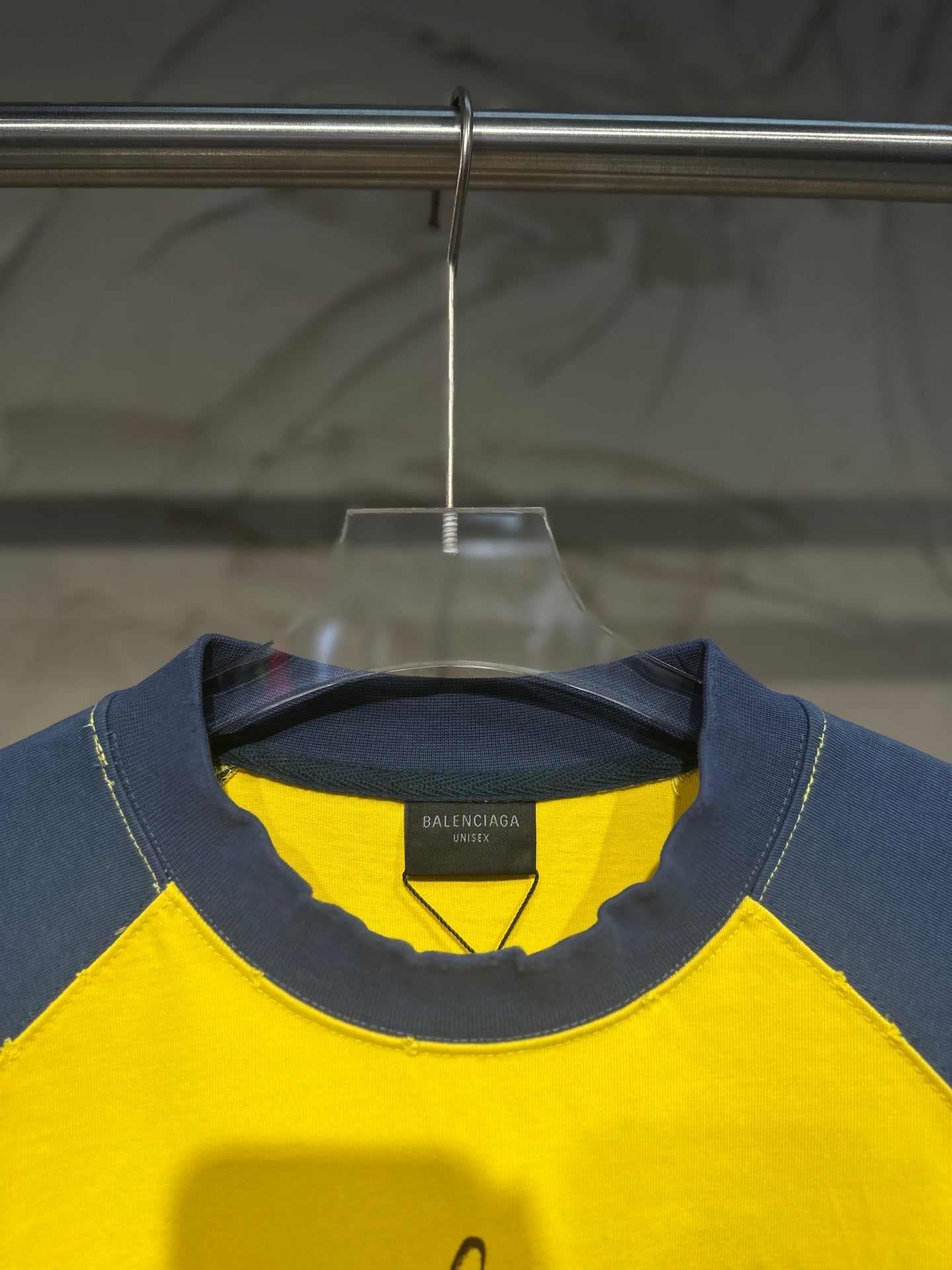 Balenciaga 2025 · Camiseta Graffiti Handcrafted Patchwork Oversize