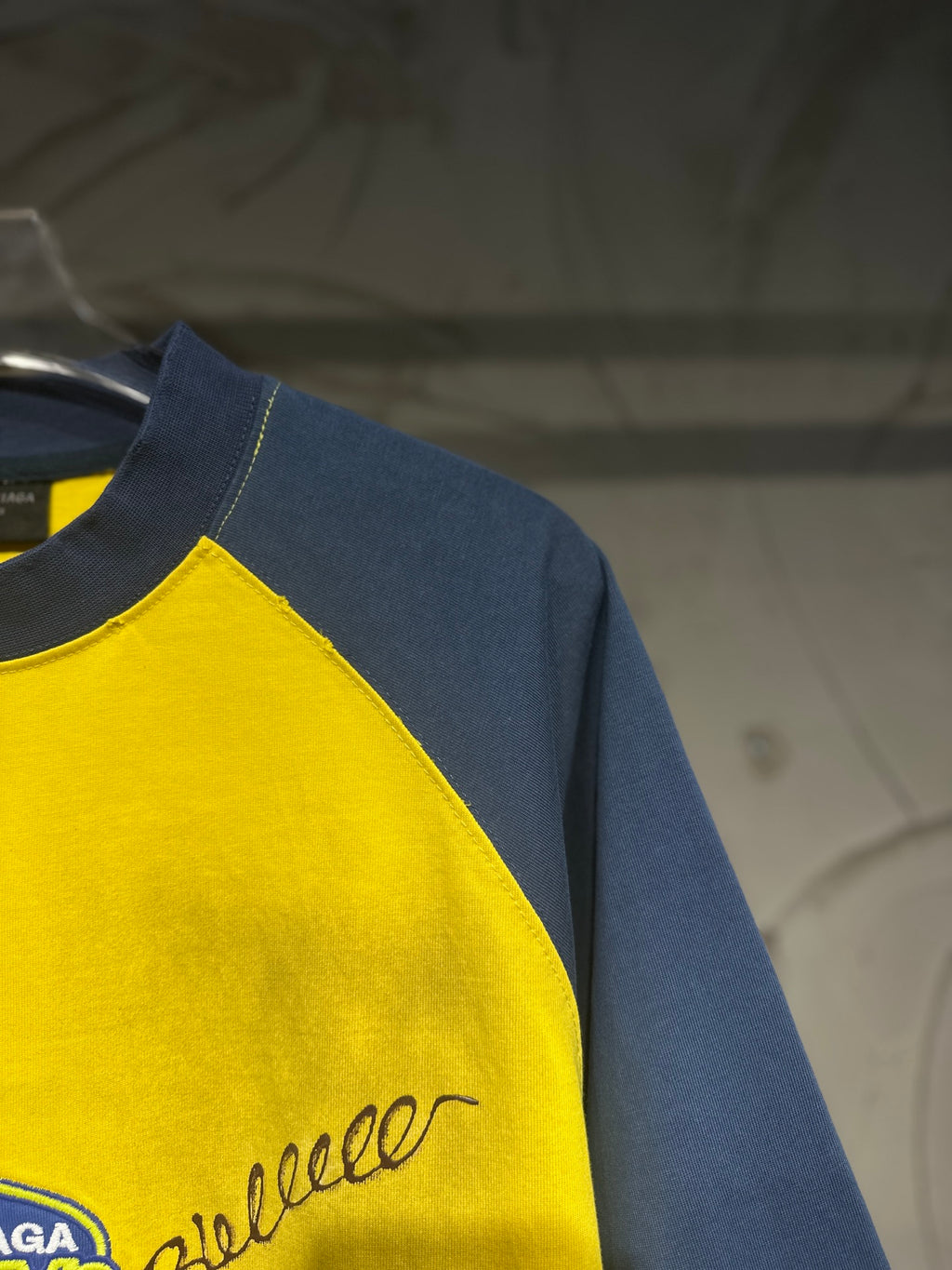 Balenciaga 2025 · Camiseta Graffiti Handcrafted Patchwork Oversize