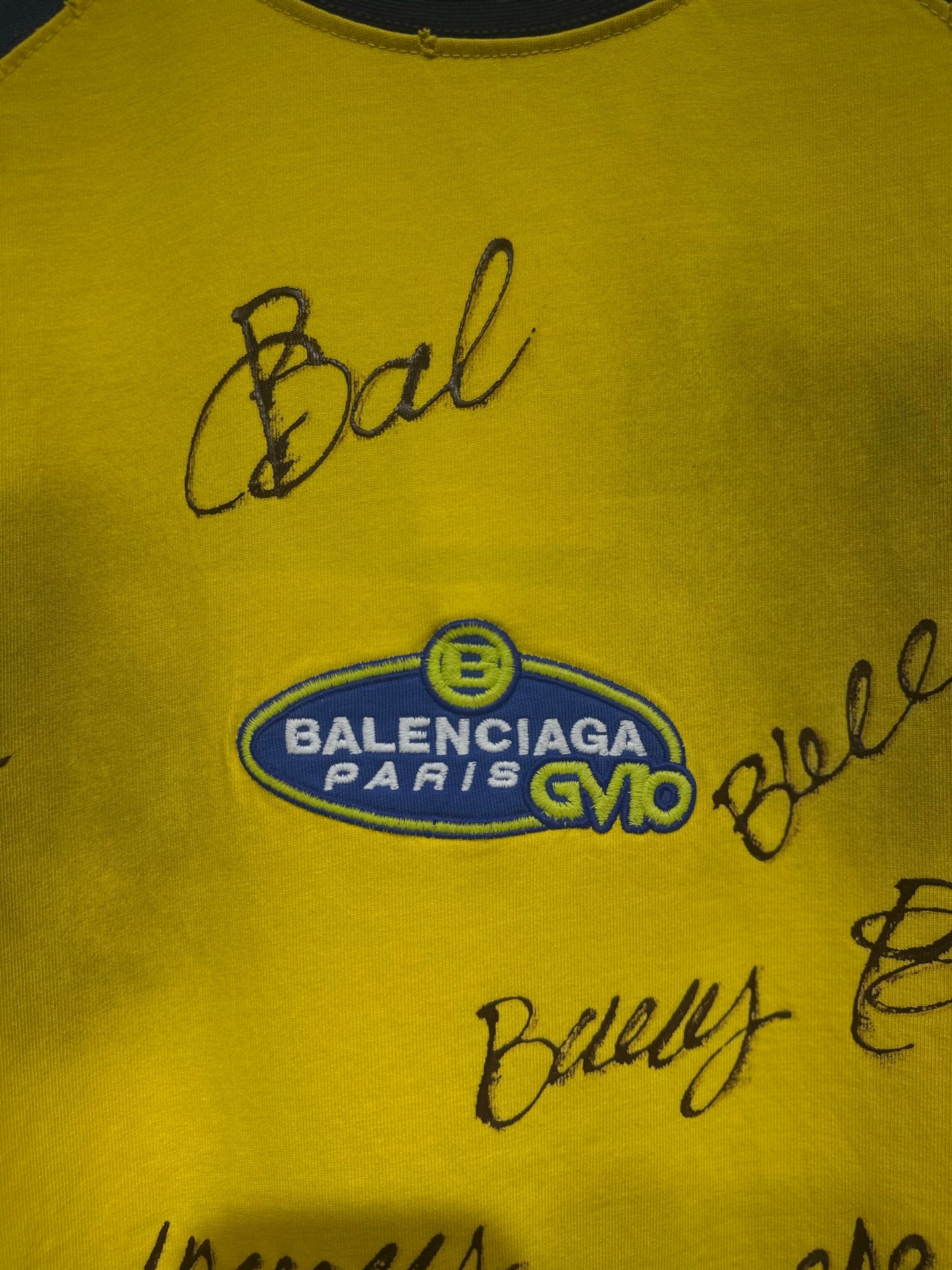 Balenciaga 2025 · Camiseta Graffiti Handcrafted Patchwork Oversize