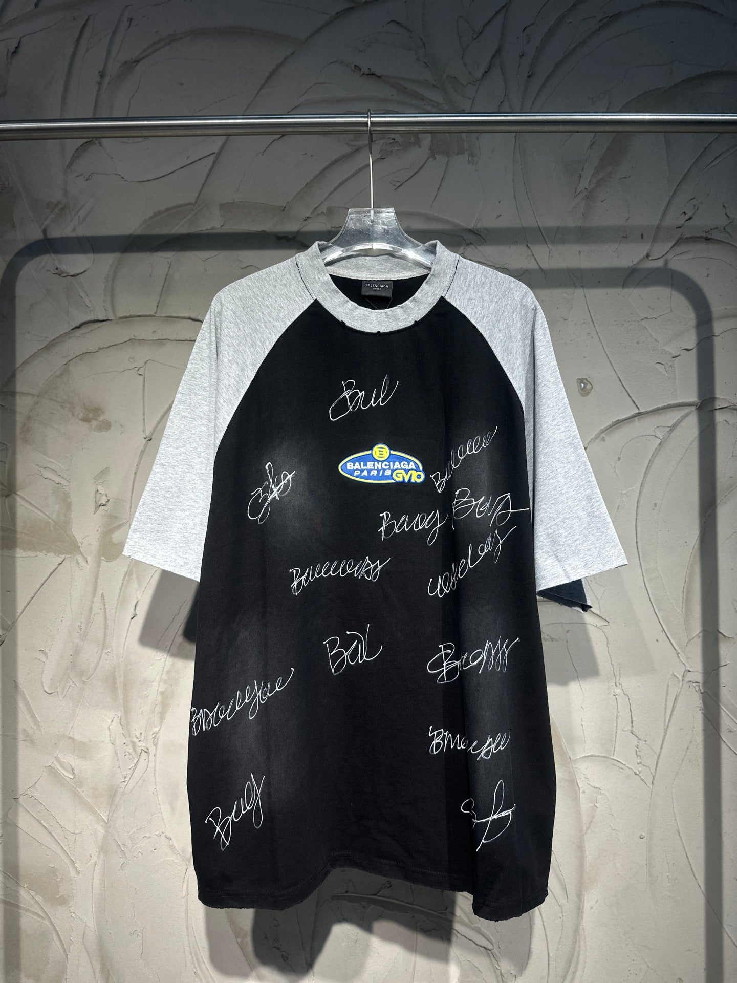 Camiseta Unisex Balenciaga 2025 · Efecto Vintage y Graffiti Handcrafted