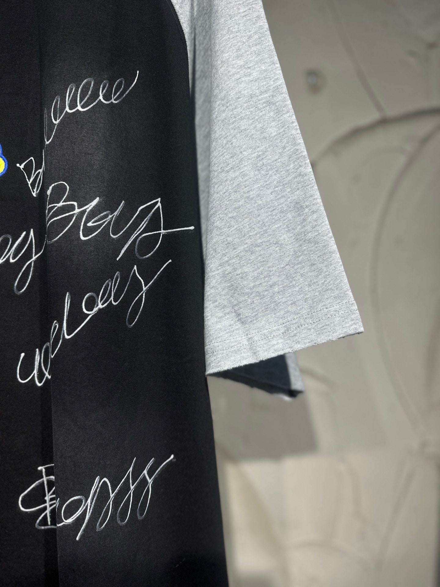 Camiseta Unisex Balenciaga 2025 · Efecto Vintage y Graffiti Handcrafted