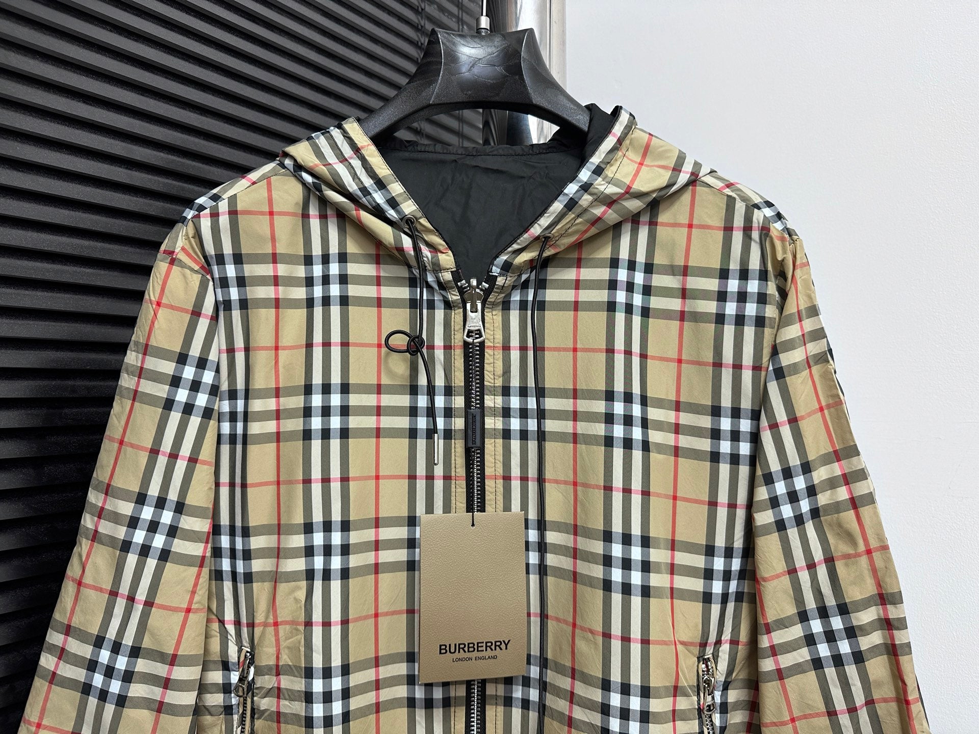 Chaqueta Reversible con Capucha · Estampado de Cuadros Clásico