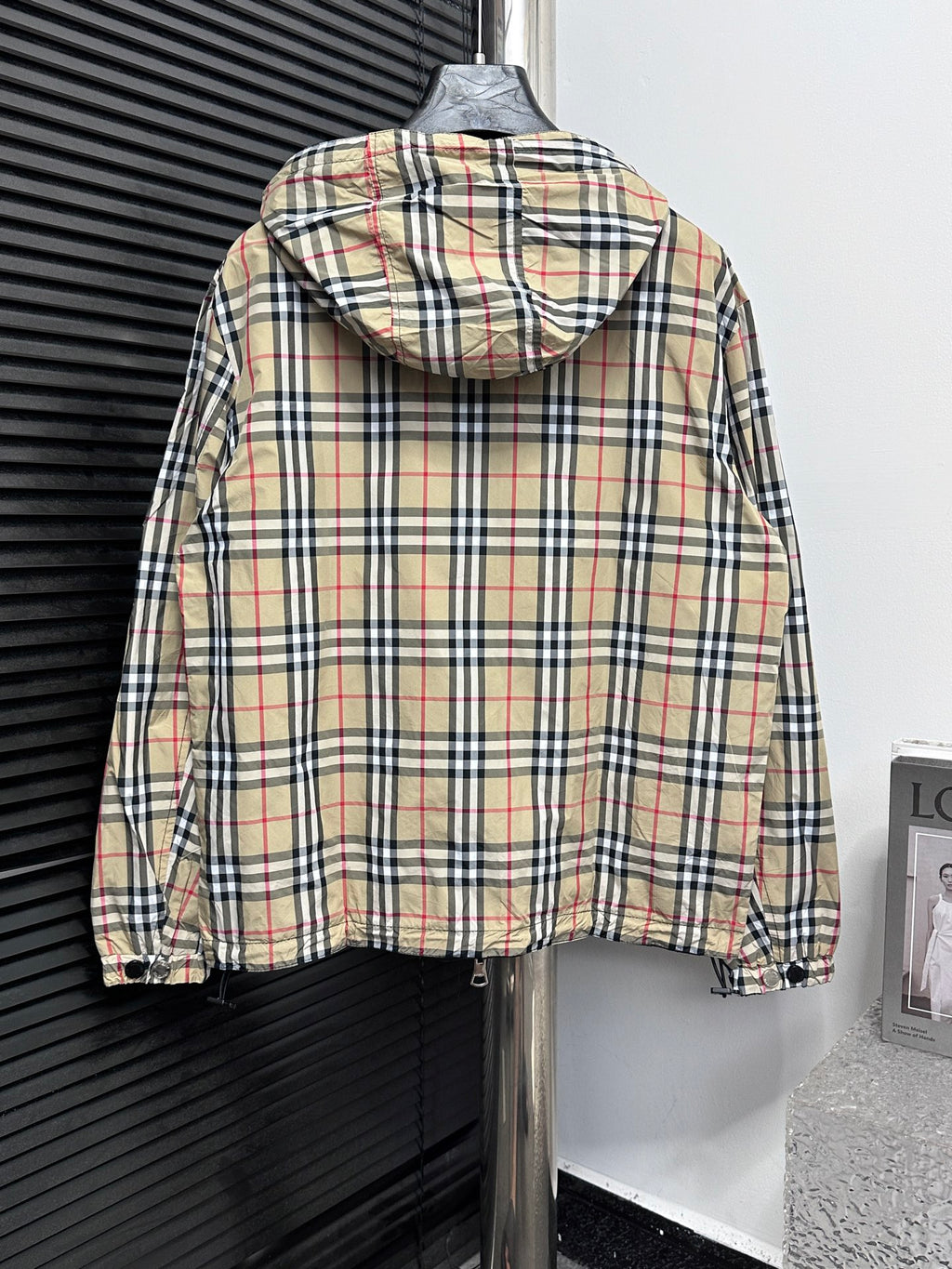 Chaqueta Reversible con Capucha · Estampado de Cuadros Clásico