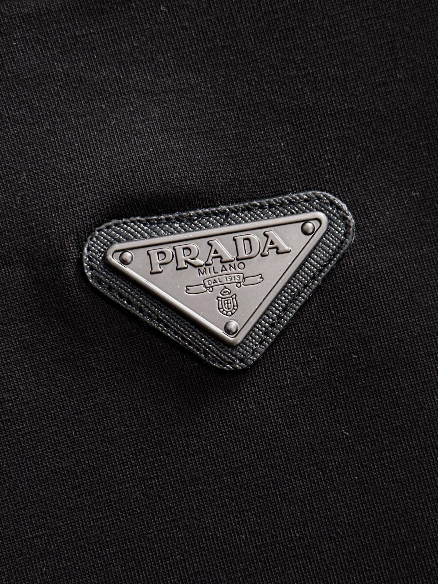 Exclusive Mali – Long Sleeve Premium con Patch Triangular