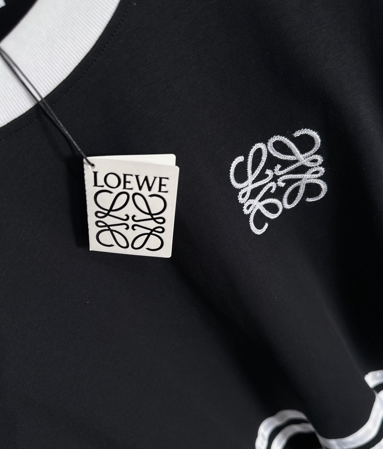 Exclusive Mali – Long Sleeve Premium con Detalles Bordados y Patch