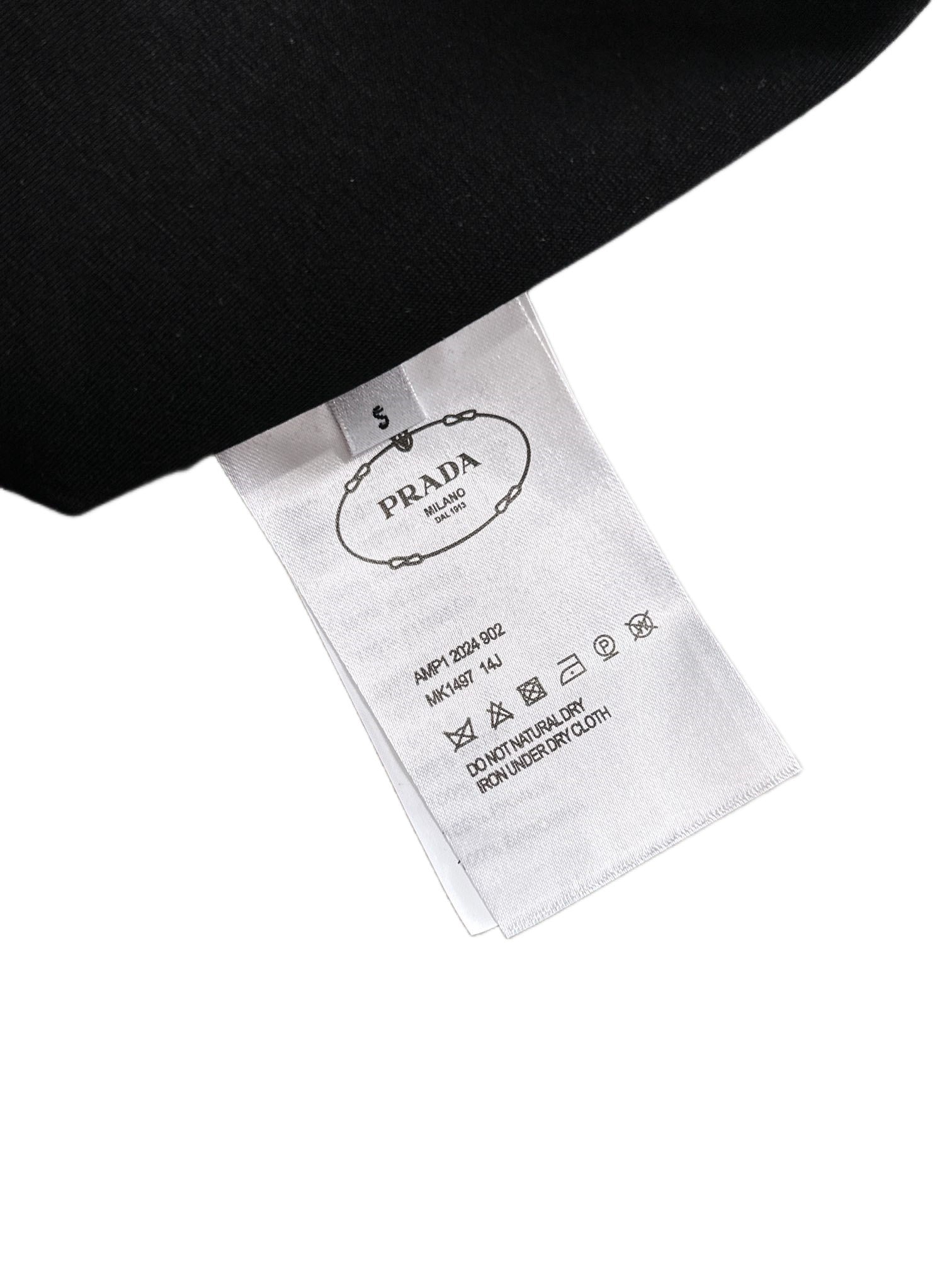 Exclusive Mali – Long Sleeve Premium con Patch Triangular