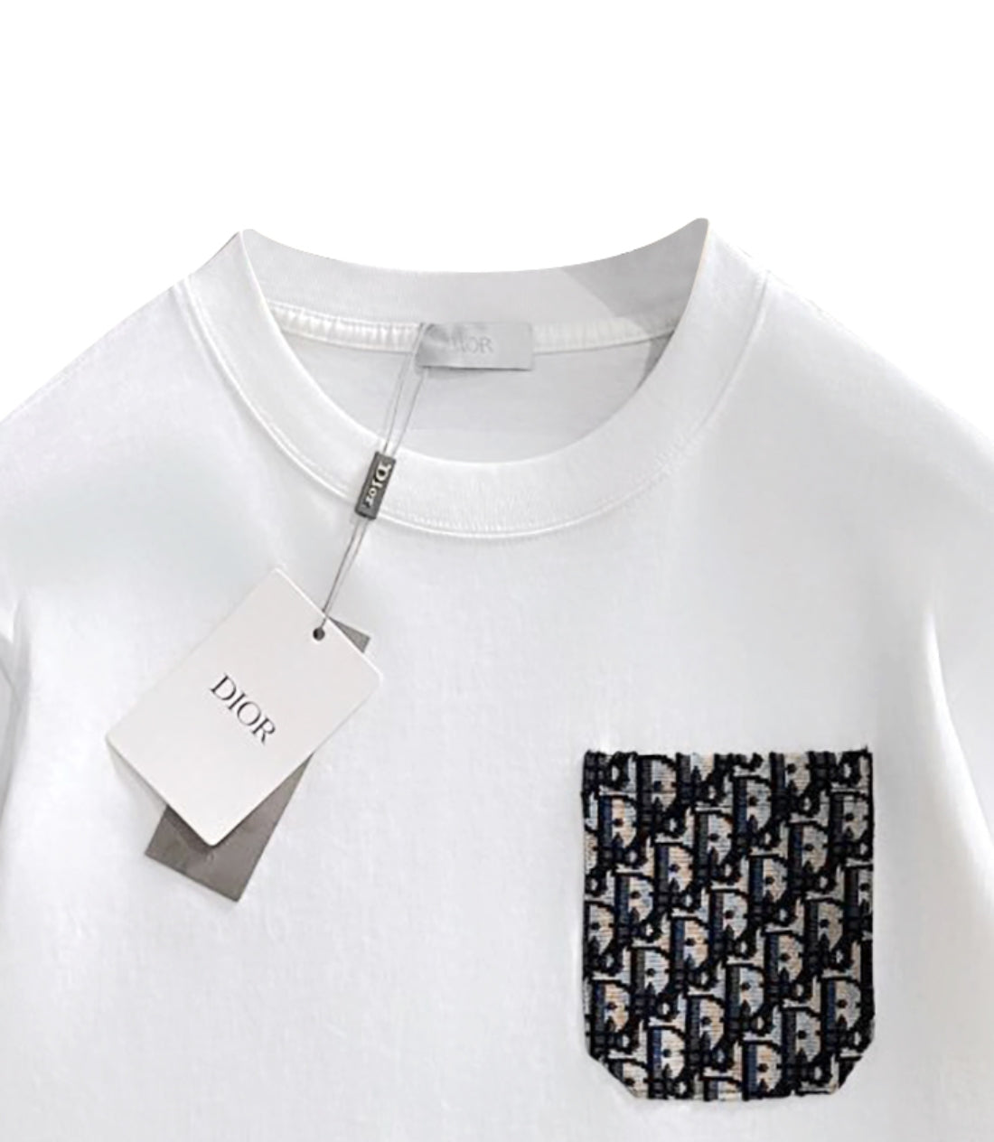 Exclusive Mali – Camiseta Unisex “Edición Luxe Patchwork Logo”