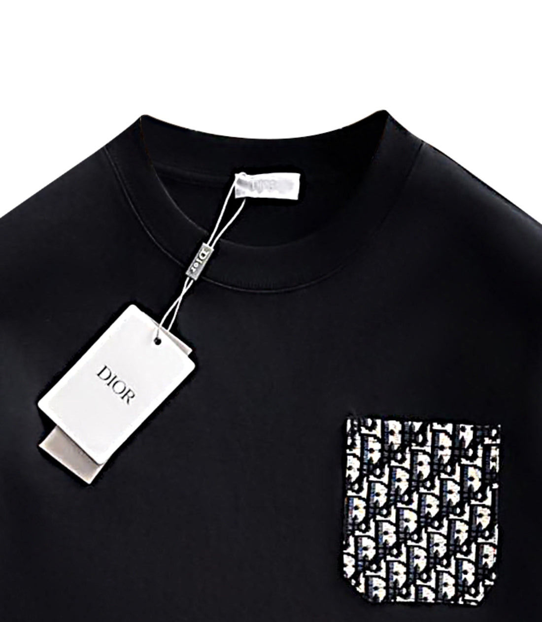 Exclusive Mali – Camiseta Unisex “Edición Luxe Patchwork Logo”