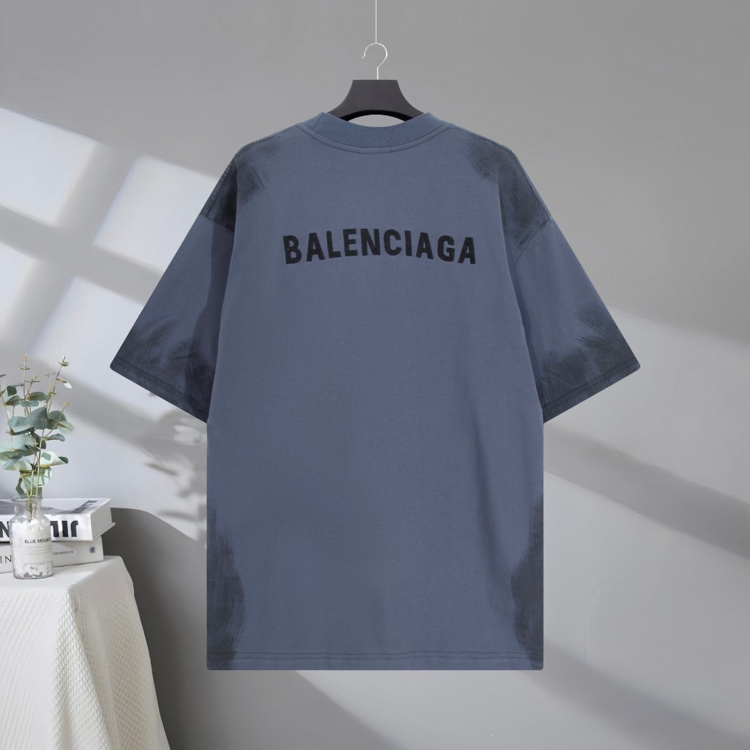 Camiseta Unisex · Edición Premium 2025 con Logo Bordado Estilo Graffiti