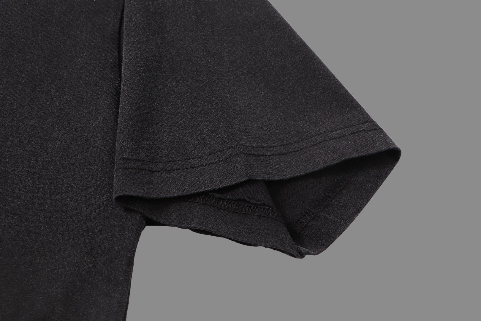 Camiseta Unisex · Edición Premium 2025 con Logo Bordado Frontal y Trasero