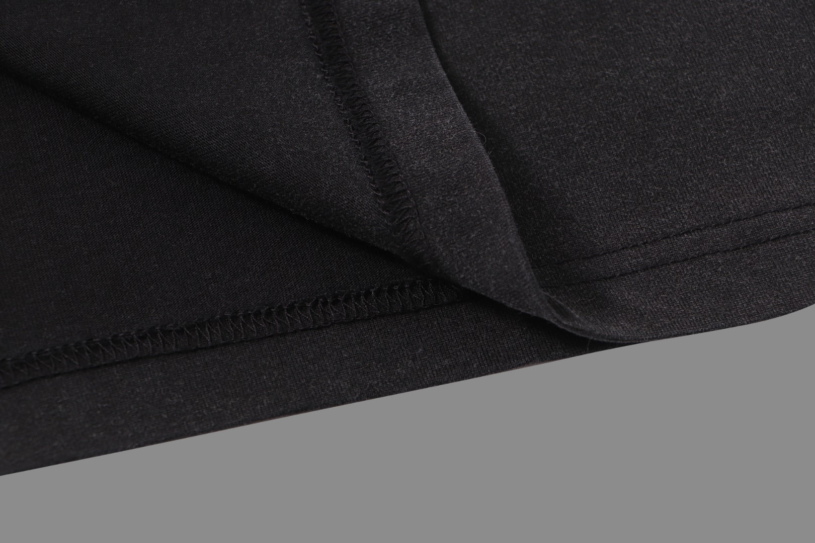 Camiseta Unisex · Edición Premium 2025 con Logo Bordado Frontal y Trasero