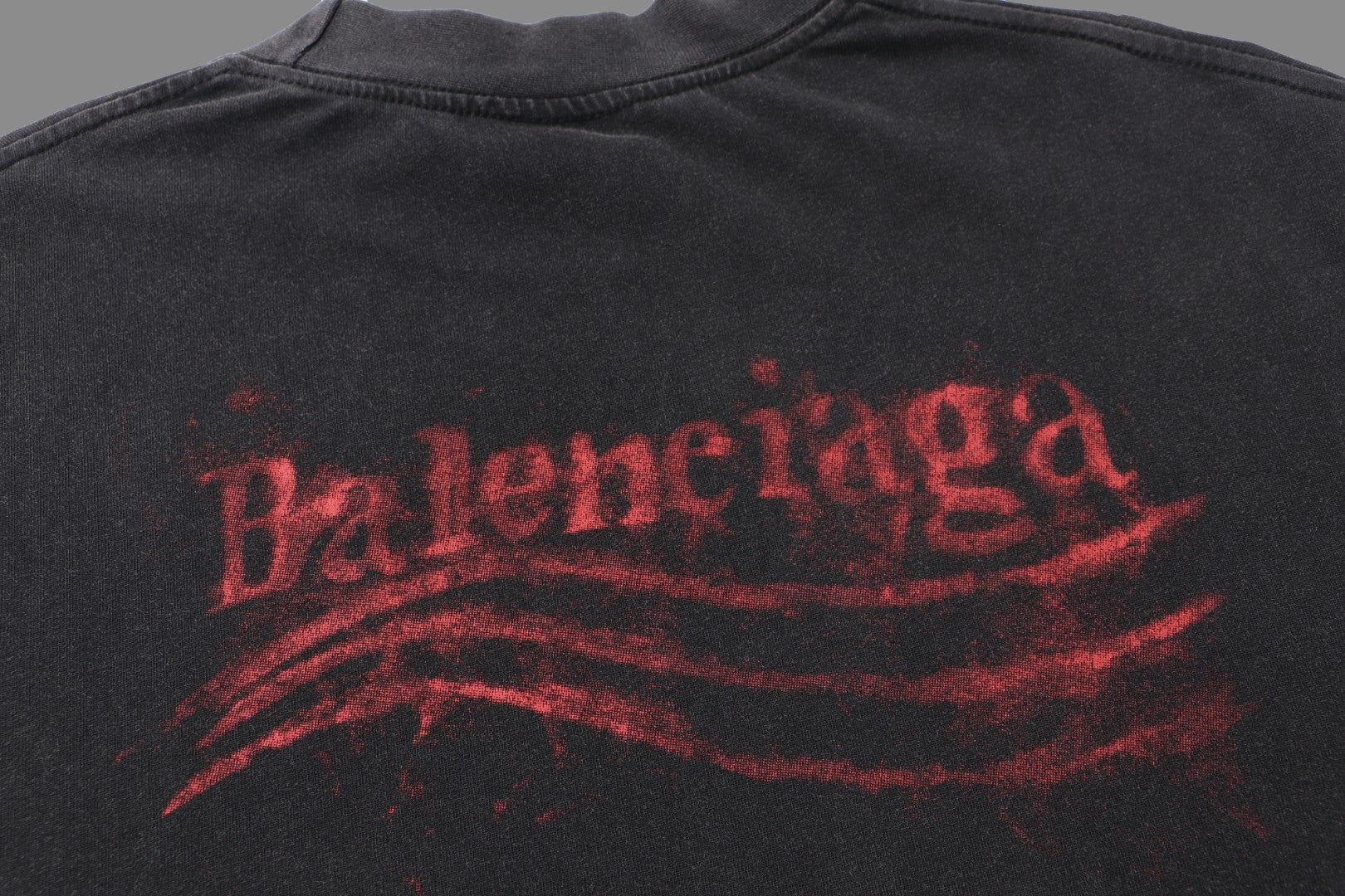 Camiseta de Manga Larga Unisex · Edición Premium 2025 con Efecto Desgastado y Detalle de Impresión a Dos Capas