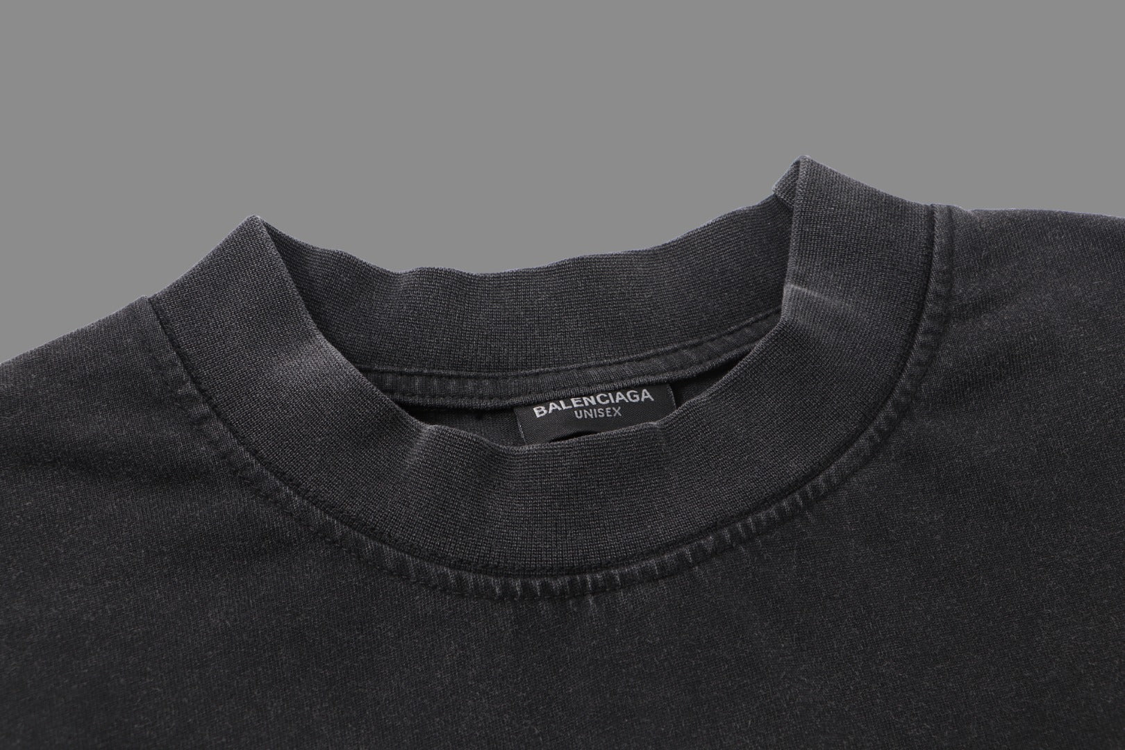 Camiseta de Manga Larga Unisex · Edición Premium 2025 con Efecto Desgastado y Detalle de Impresión a Dos Capas