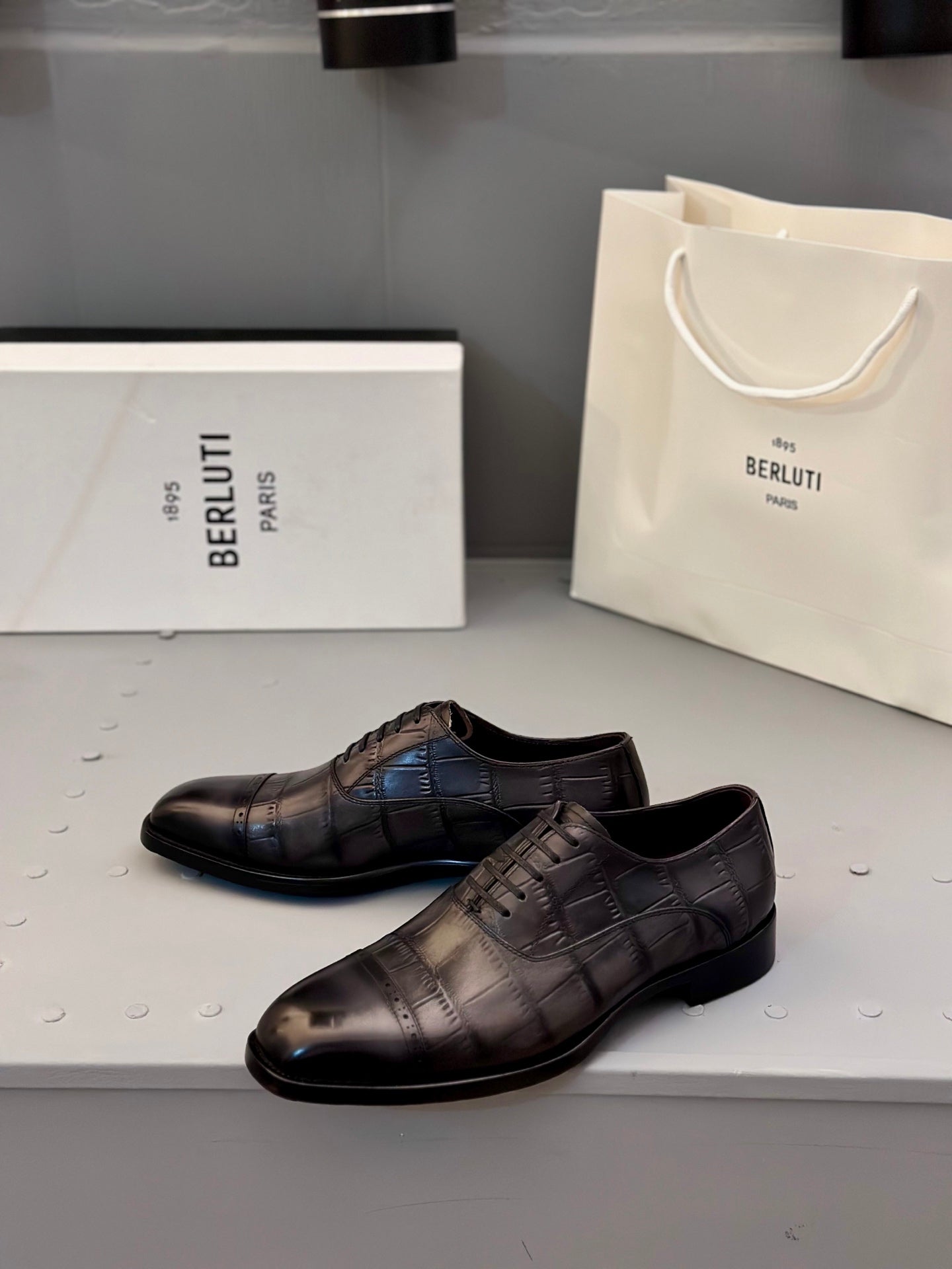 Elegancia artesanal para hombres con estilo