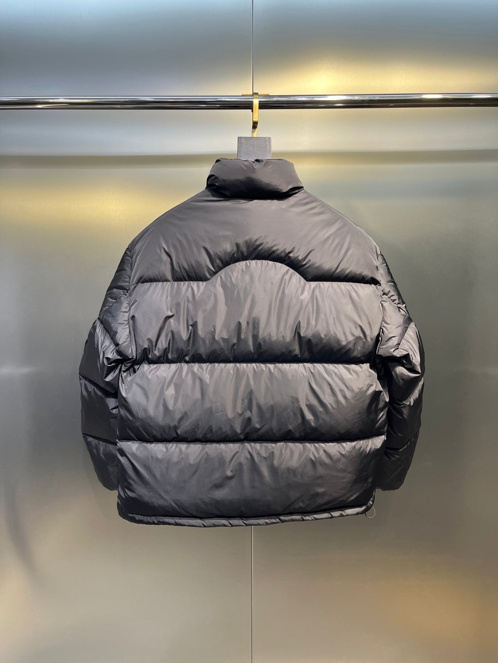 Chaqueta Corta Acolchada con Bordado de Palmera · Colección Genius FW22