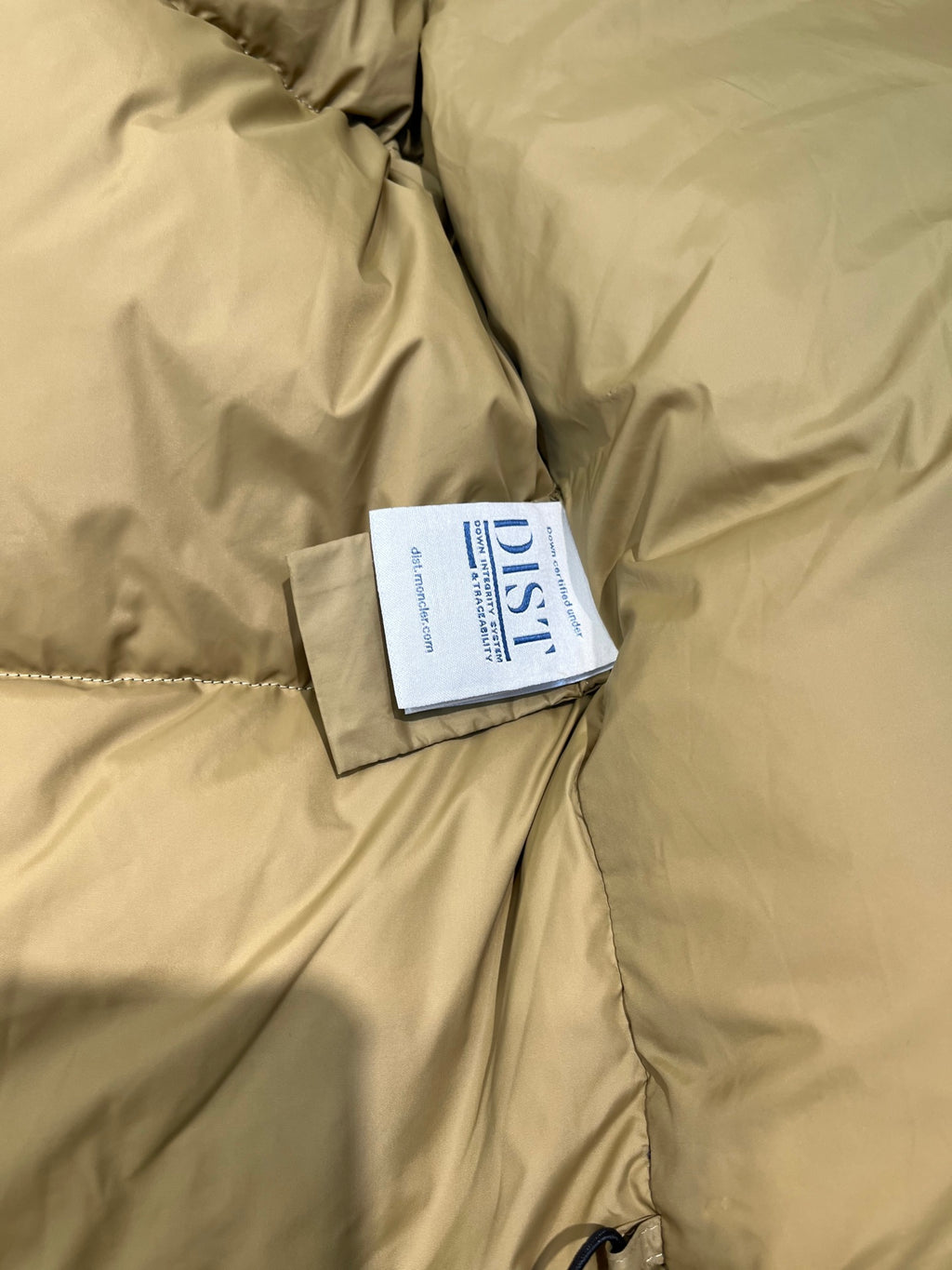 Chaqueta Corta Acolchada con Bordado de Palmera · Colección Genius FW22