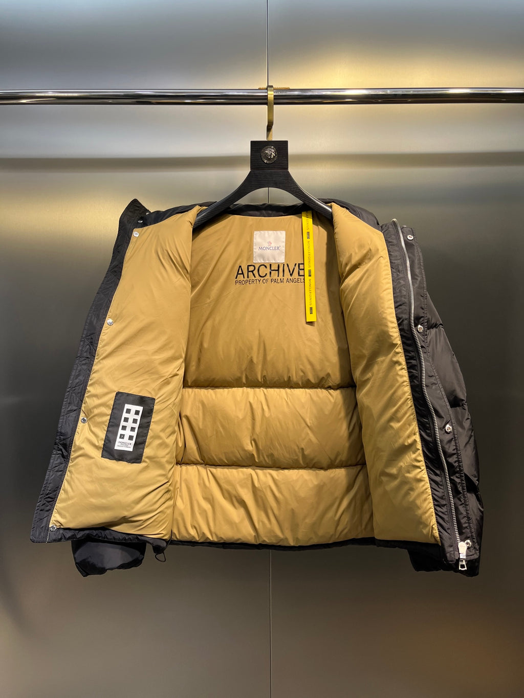 Chaqueta Corta Acolchada con Bordado de Palmera · Colección Genius FW22